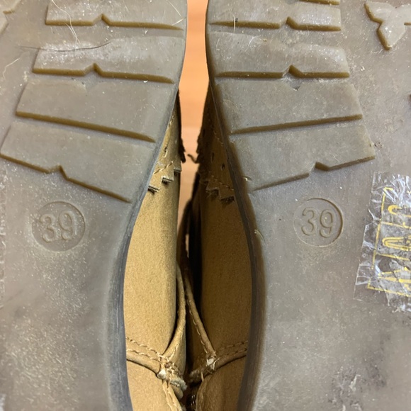 Tan Wingtip Brogue Buckle Combat Boots | Side Zip | Size 39 (US 8/8.5) - Picture 13 of 15